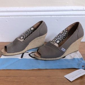 TOMS Canvas Wedge Heel - US9.5 / EU41 - color Ash - very good condition